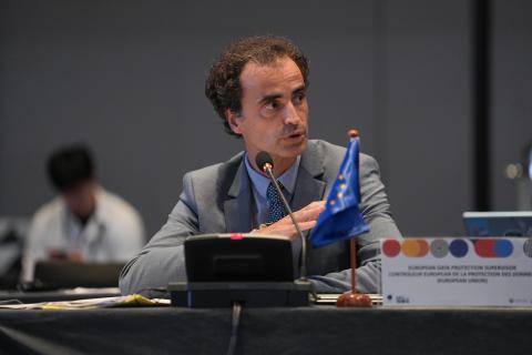 Olivier Matter speaking at the 47th Global Privacy Assembly